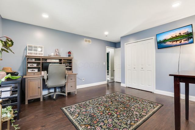 157 Shaleridge Drive, Pataskala, OH 43062