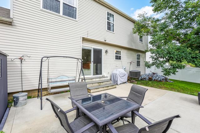 157 Shaleridge Drive, Pataskala, OH 43062