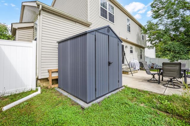 157 Shaleridge Drive, Pataskala, OH 43062