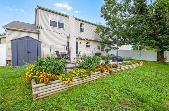 157 Shaleridge Drive, Pataskala, OH 43062