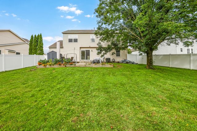 157 Shaleridge Drive, Pataskala, OH 43062