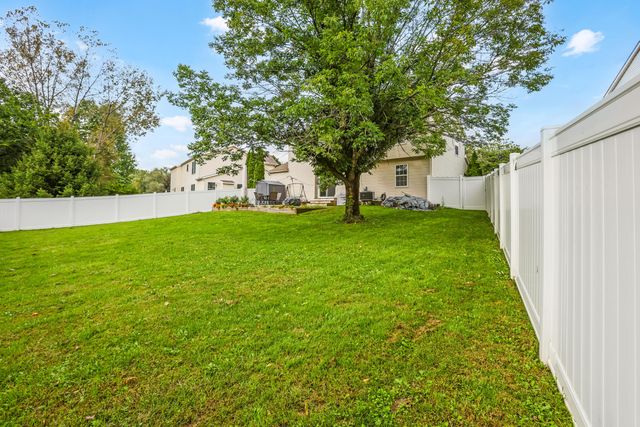 157 Shaleridge Drive, Pataskala, OH 43062