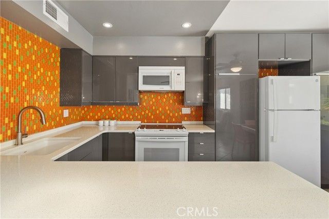 816 E Cottonwood Road 4, Palm Springs, CA 92262