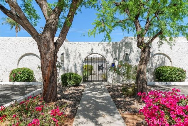 816 E Cottonwood Road 4, Palm Springs, CA 92262
