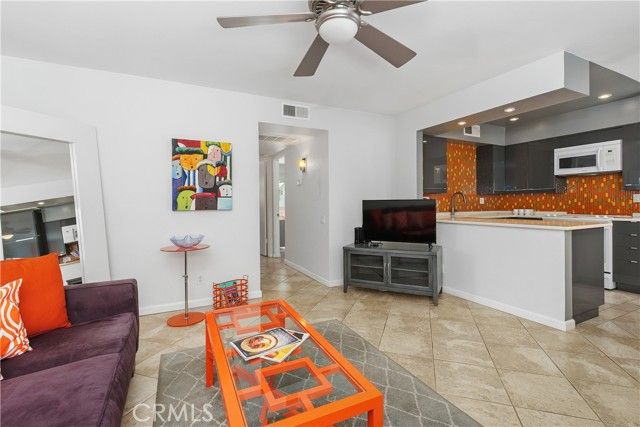 816 E Cottonwood Road 4, Palm Springs, CA 92262