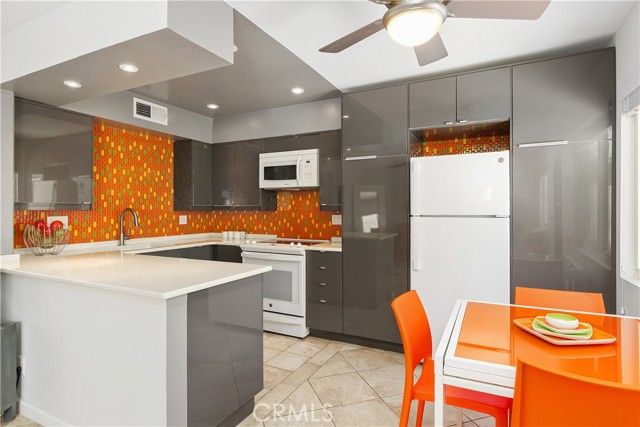 816 E Cottonwood Road 4, Palm Springs, CA 92262