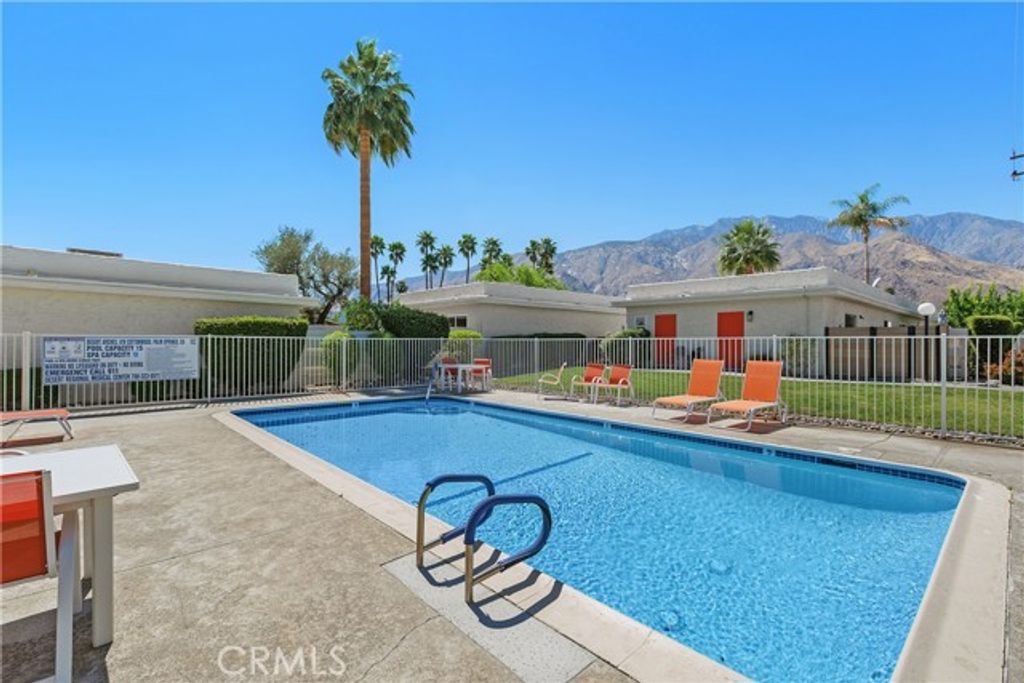 816 E Cottonwood Road 4, Palm Springs, CA 92262