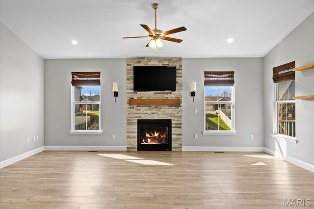 224 Meridian Oaks Drive, Glen Carbon, IL 62034