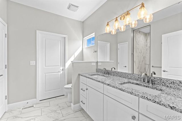 224 Meridian Oaks Drive, Glen Carbon, IL 62034