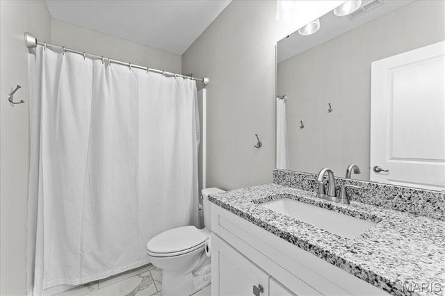 224 Meridian Oaks Drive, Glen Carbon, IL 62034