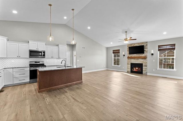 224 Meridian Oaks Drive, Glen Carbon, IL 62034