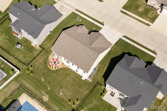 224 Meridian Oaks Drive, Glen Carbon, IL 62034