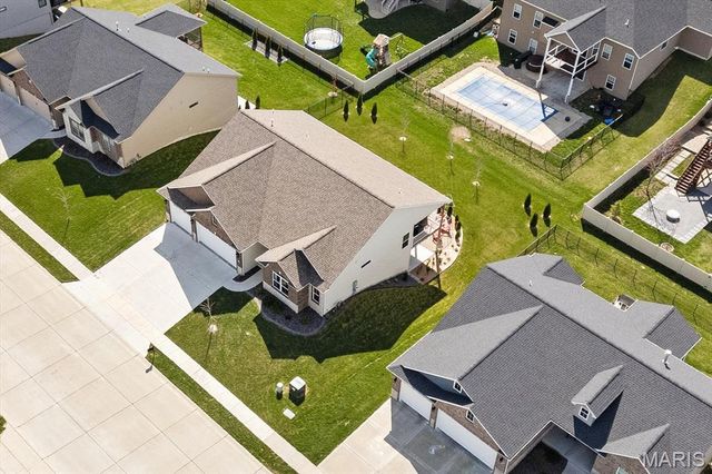 224 Meridian Oaks Drive, Glen Carbon, IL 62034