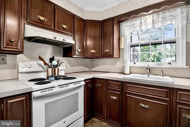 220 HICKORY LN, Haddonfield, NJ 08033