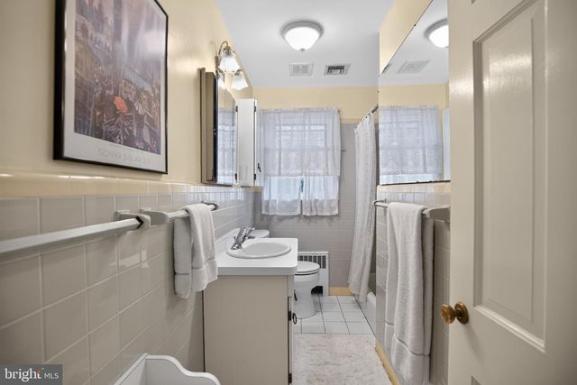 220 HICKORY LN, Haddonfield, NJ 08033