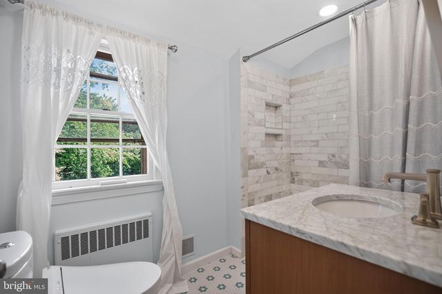 220 HICKORY LN, Haddonfield, NJ 08033