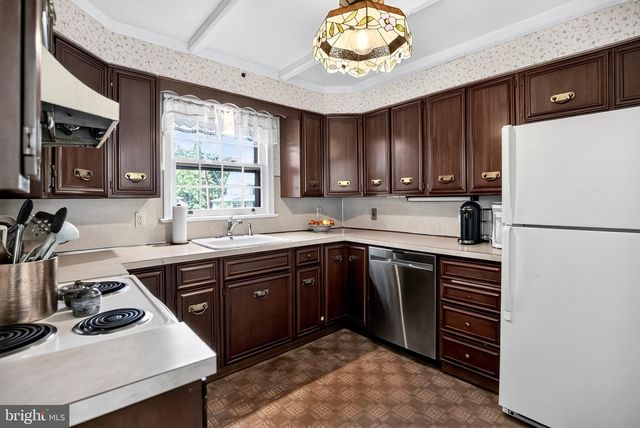 220 HICKORY LN, Haddonfield, NJ 08033