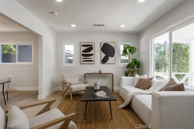 3149 Garden Avenue, Los Angeles, CA 90039