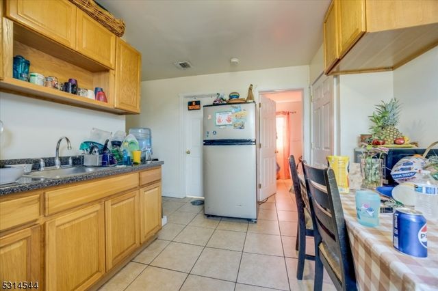 92 Bloomfield Ave, Paterson City, NJ 07503