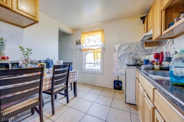 92 Bloomfield Ave, Paterson City, NJ 07503