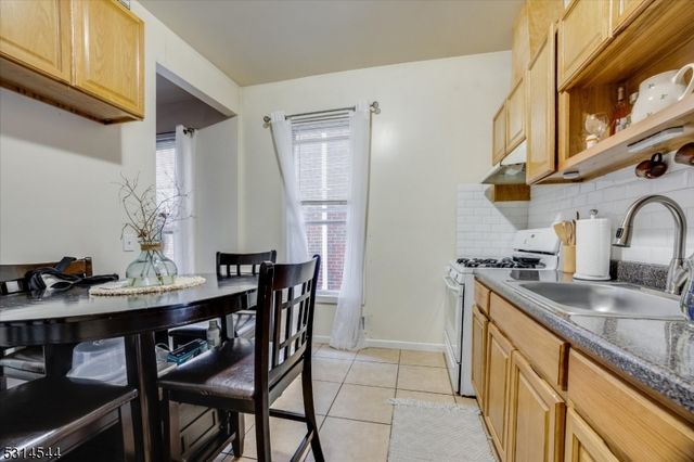 92 Bloomfield Ave, Paterson City, NJ 07503