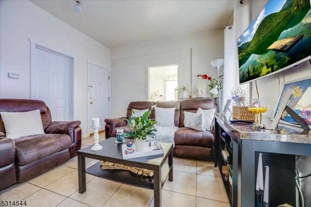 92 Bloomfield Ave, Paterson City, NJ 07503