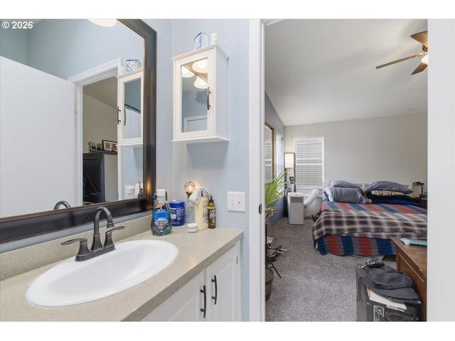 1655 S ELM St 428, Canby, OR 97013