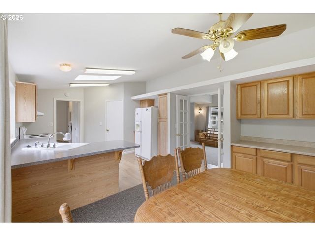 1655 S ELM St 428, Canby, OR 97013