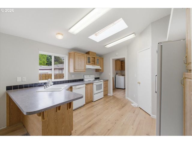1655 S ELM St 428, Canby, OR 97013