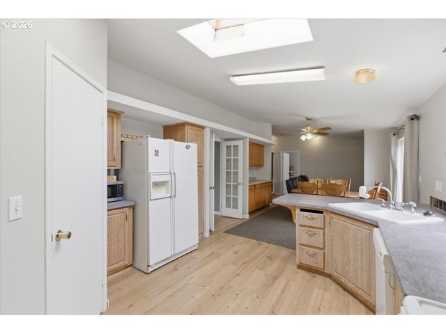 1655 S ELM St 428, Canby, OR 97013