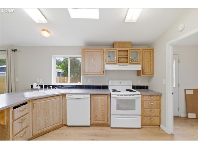 1655 S ELM St 428, Canby, OR 97013