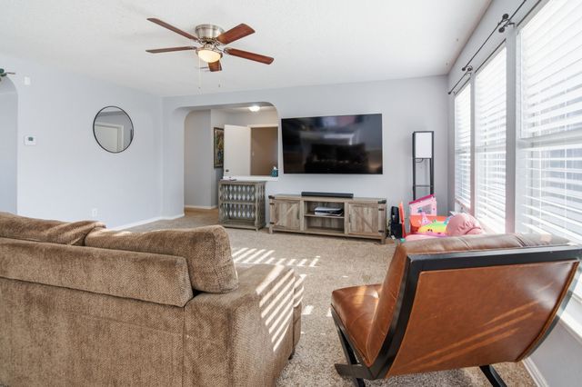 329 Beechwood Lane, Cedar Hill, TX 75104