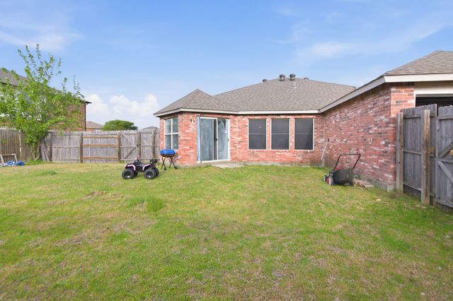 329 Beechwood Lane, Cedar Hill, TX 75104