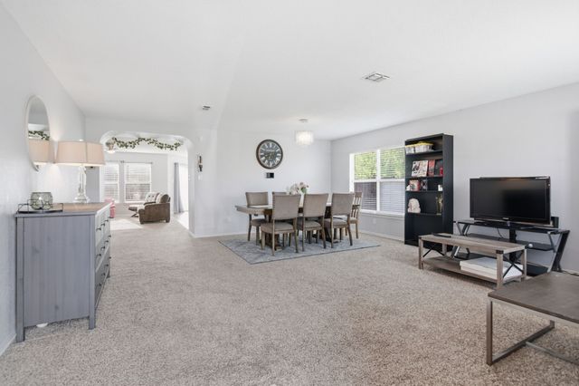 329 Beechwood Lane, Cedar Hill, TX 75104