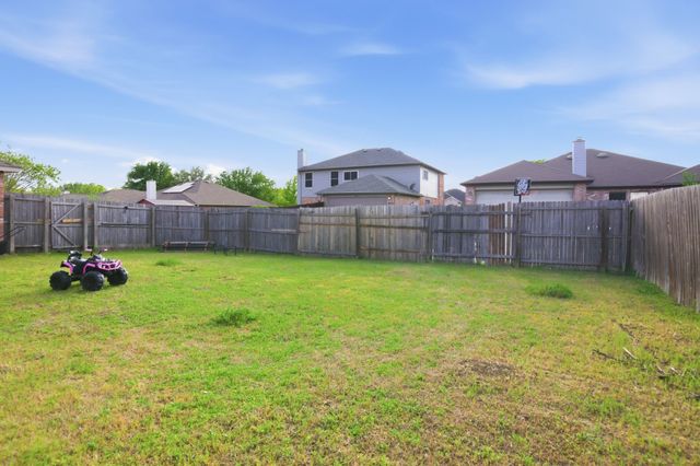 329 Beechwood Lane, Cedar Hill, TX 75104