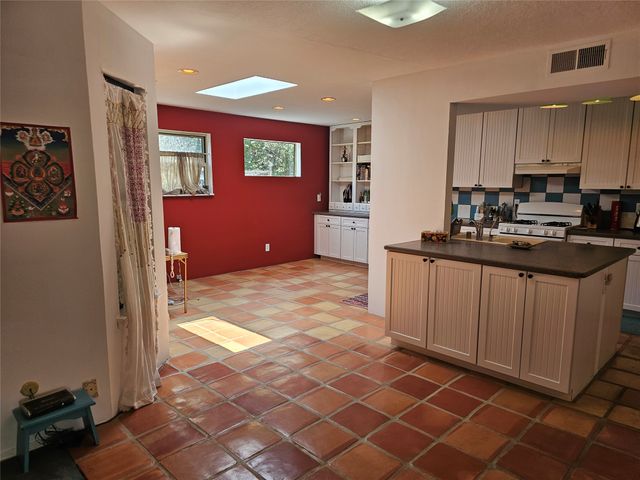 2311 Calle Brocha, Santa Fe, NM 87505