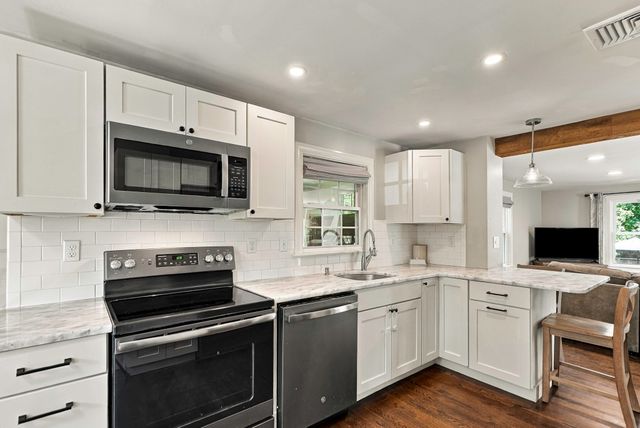34 Audrea Rd, Framingham, MA 01701