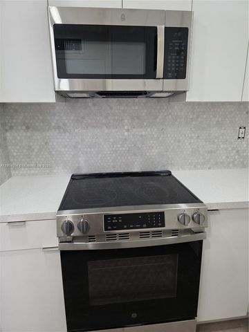 8870 Fontainebleau Blvd 103, Miami, FL 33172