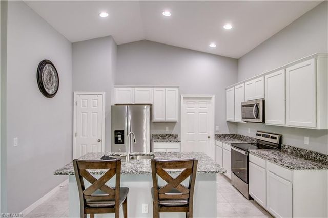 506 NE 2nd PL, Cape Coral, FL 33909