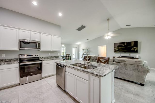 506 NE 2nd PL, Cape Coral, FL 33909
