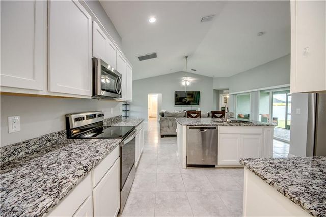 506 NE 2nd PL, Cape Coral, FL 33909