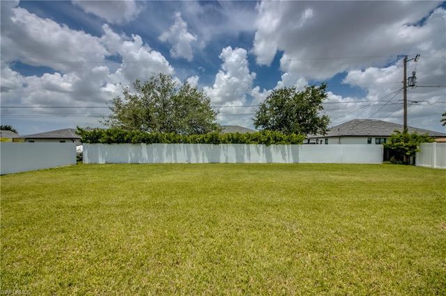 506 NE 2nd PL, Cape Coral, FL 33909