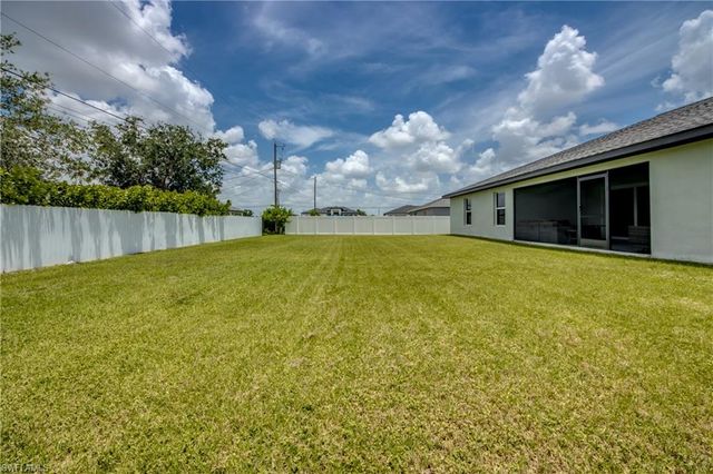 506 NE 2nd PL, Cape Coral, FL 33909