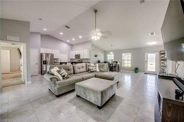 506 NE 2nd PL, Cape Coral, FL 33909