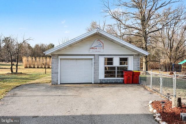 1002 GOODYEAR ROAD, Gardners, PA 17324