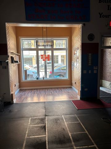 2625 N Halsted Street, Chicago, IL 60614