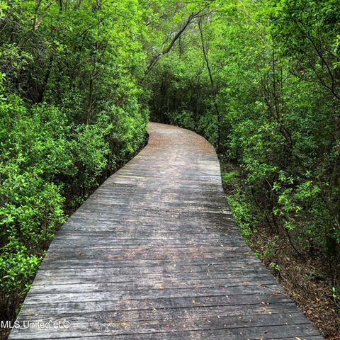 12490 Star Lane, Gulfport, MS 39503