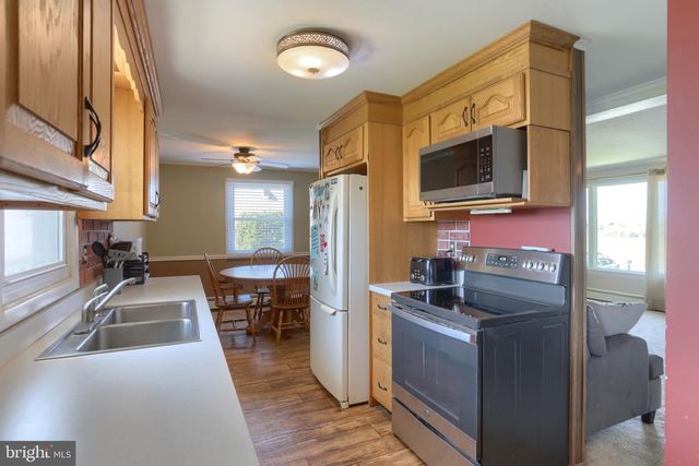 530 E ROSEBUD RD, Myerstown, PA 17067