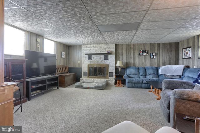 530 E ROSEBUD RD, Myerstown, PA 17067
