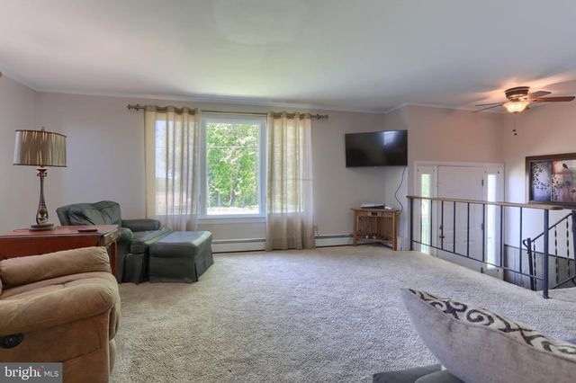 530 E ROSEBUD RD, Myerstown, PA 17067